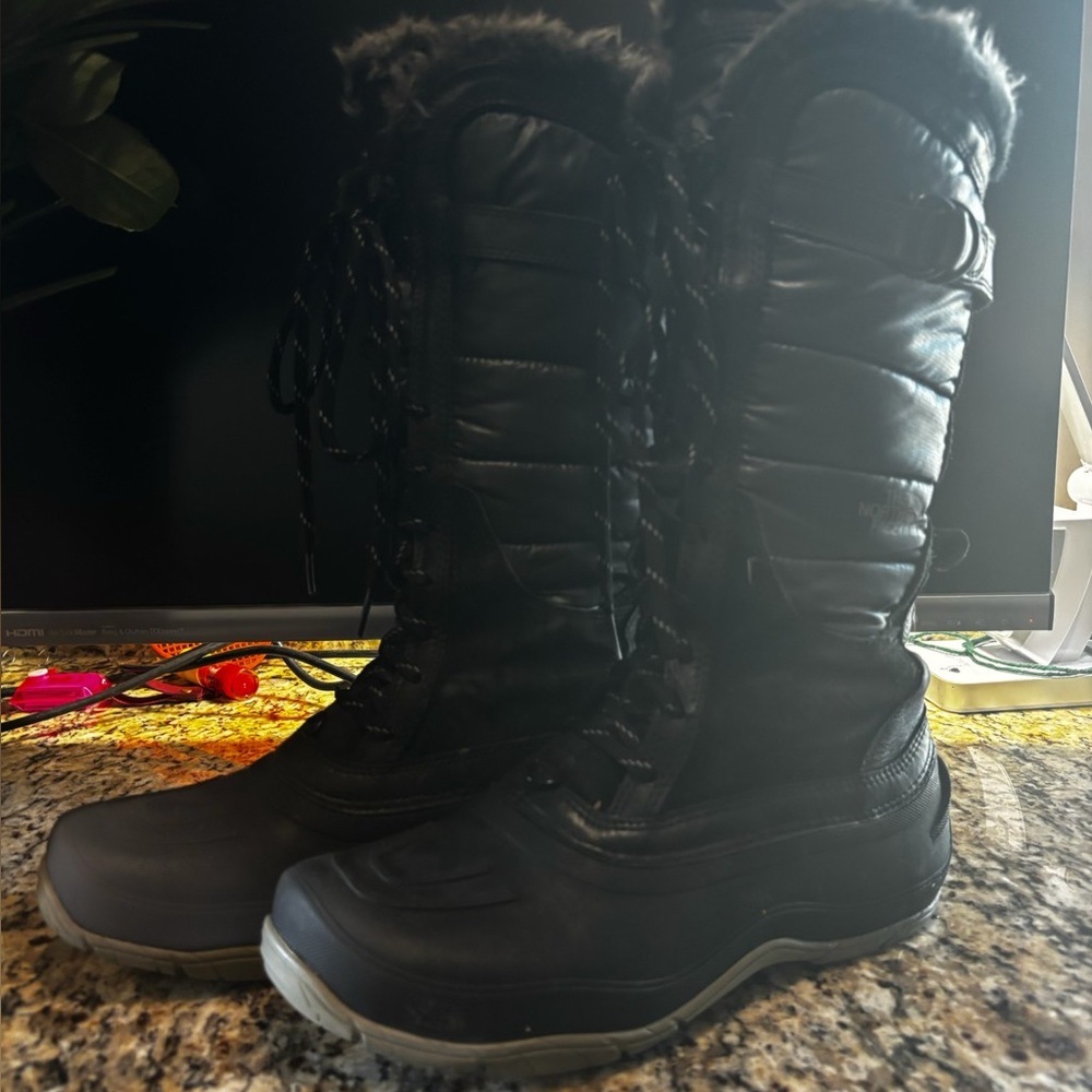 The North Face Tall Insulated Winter Snow Boots – Size 8